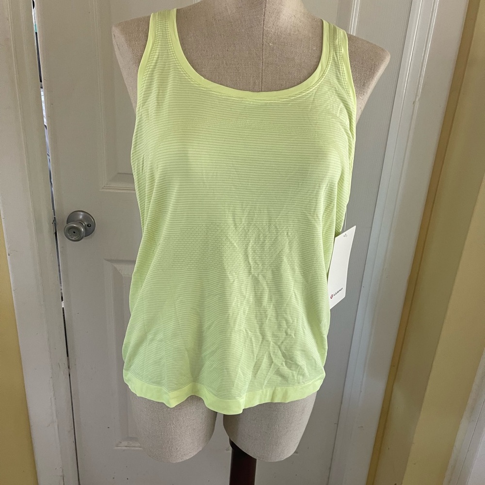 NWT Lululemon Swiftly Tech Racerback Tank Top 2.0 - Size 12